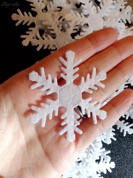 15 weiße Filz Schneeflocken